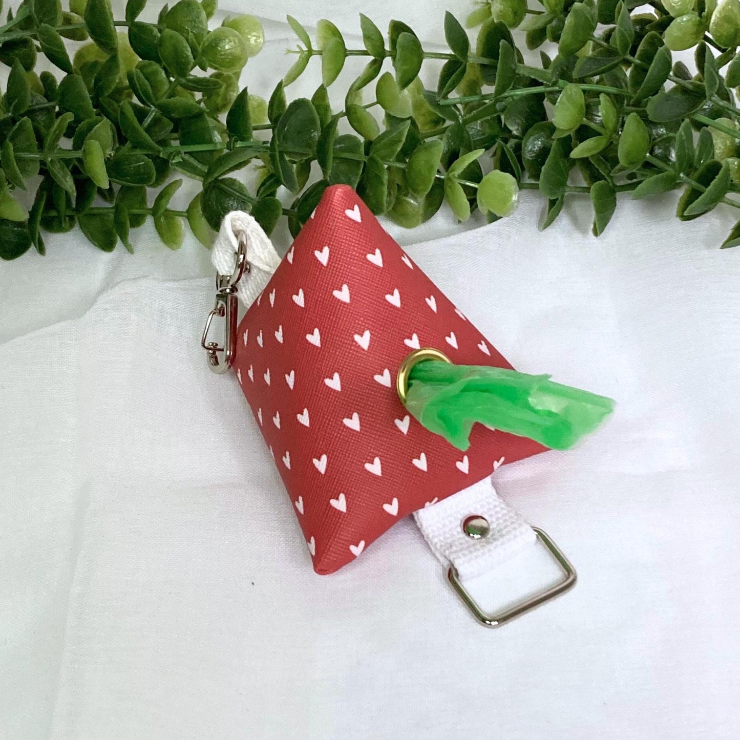 Dog Waste Bag Dispenser | Red Hearts | Pet Training Dog Poop | Triangle Tetrahedron Keychain Zipper | Canine Care