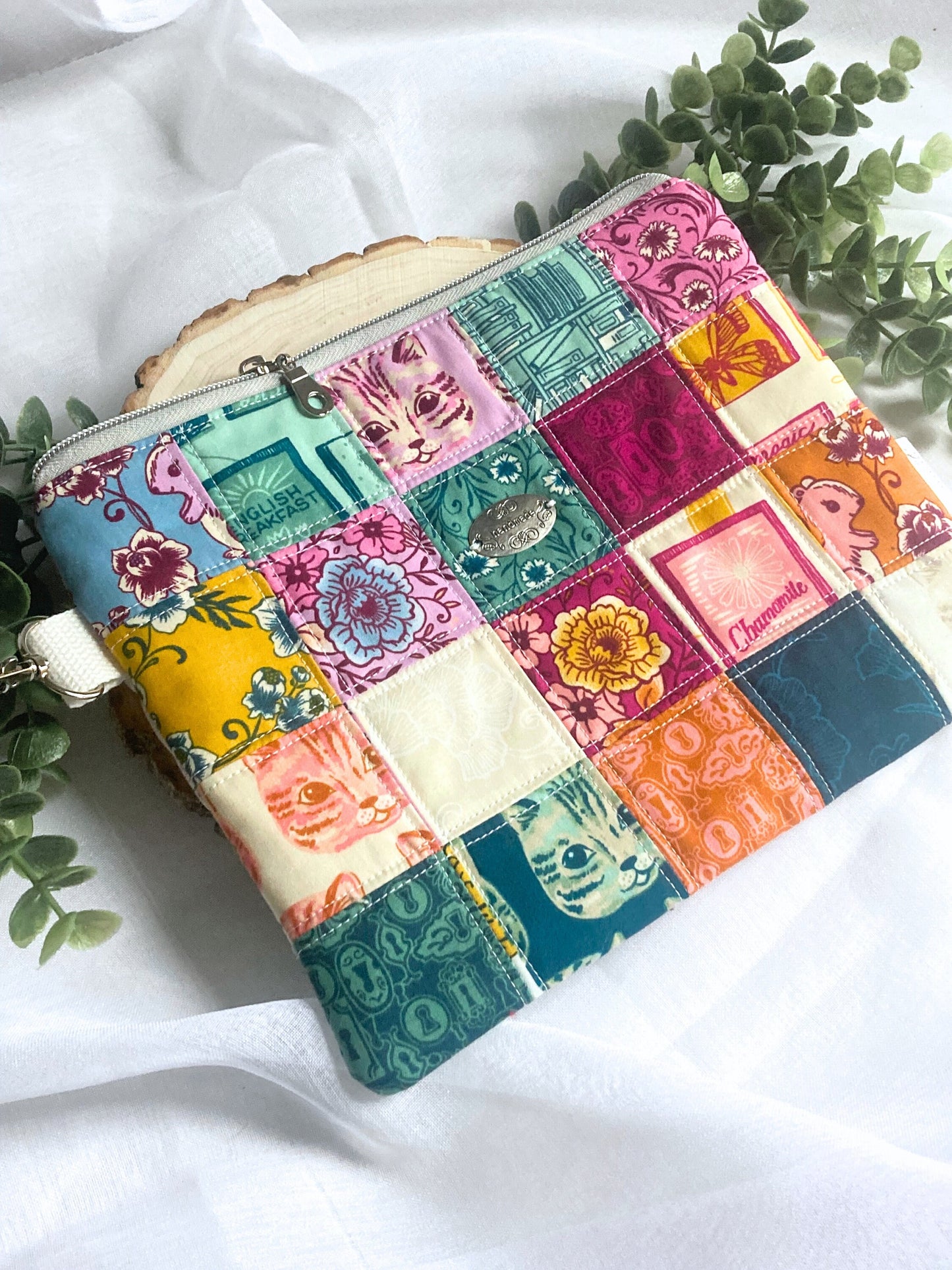 Bookish Kitten Quilted Bag Padded Patchwork Pouch Book Cover Sleeve